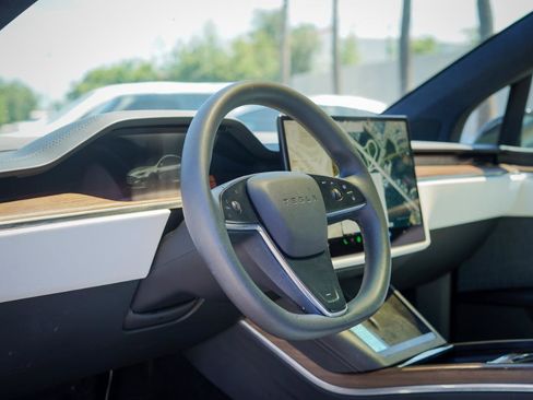 Used 2022 Tesla Model X AWD/4WD image 10