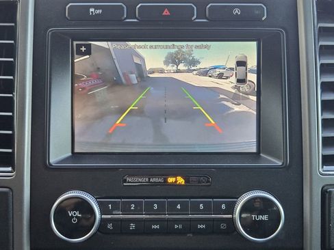 Used 2019 Ford Expedition XLT w/ Equipment Group 202A RWD image 19