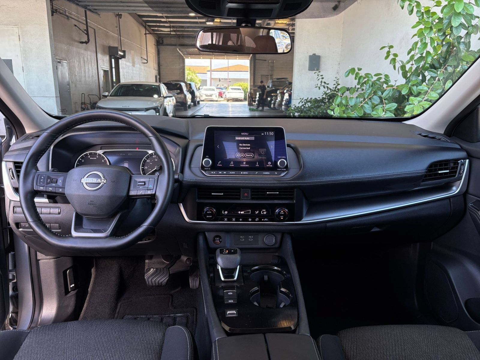 Used 2025 Nissan Rogue SV FWD image 34