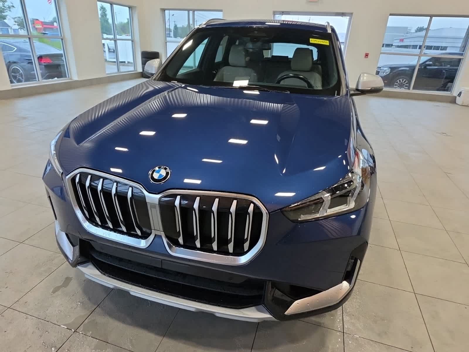 Used 2023 BMW X1 xDrive28i w/ Convenience Package AWD/4WD image 2