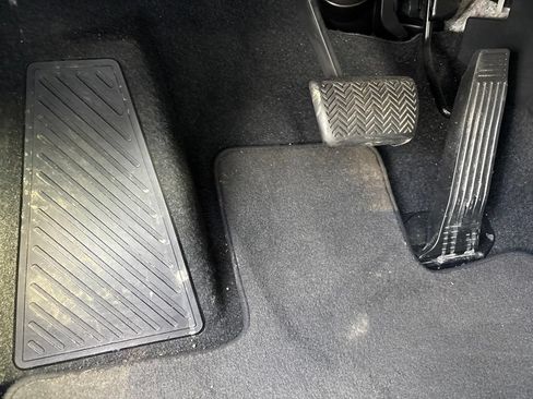 Used 2022 Lexus UX 200 w/ Accessory Package (Z1) FWD image 28