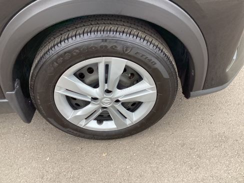 Used 2024 Nissan Kicks S image 16