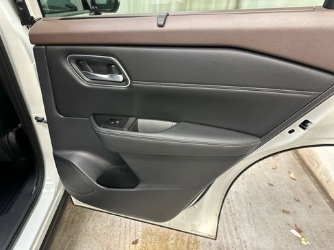 Certified 2021 Nissan Rogue SV w/ Premium Package image 30