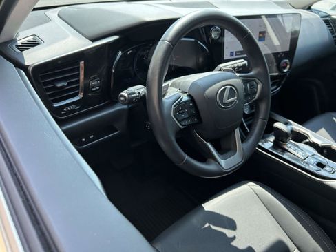 Used 2025 Lexus NX 250 FWD w/ Accessory Package (2T) image 8