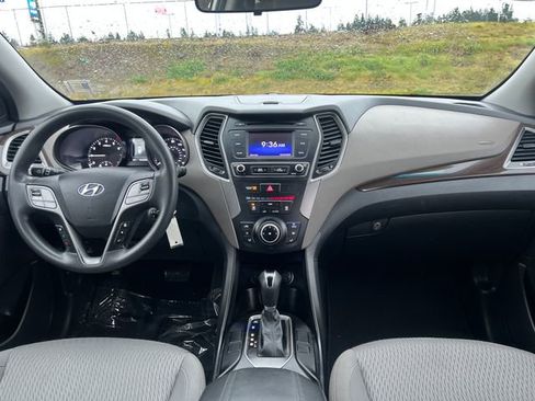 Used 2017 Hyundai Santa Fe Sport image 11