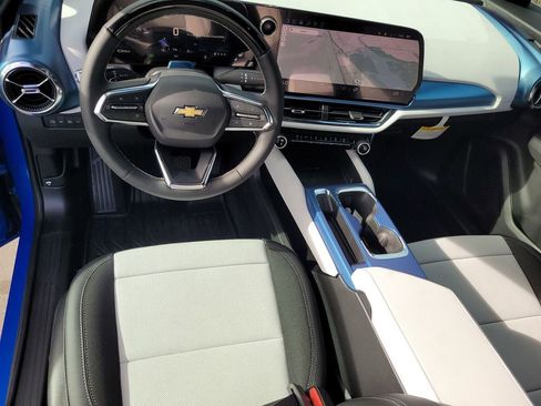 New 2026 Chevrolet Equinox EV LT image 20