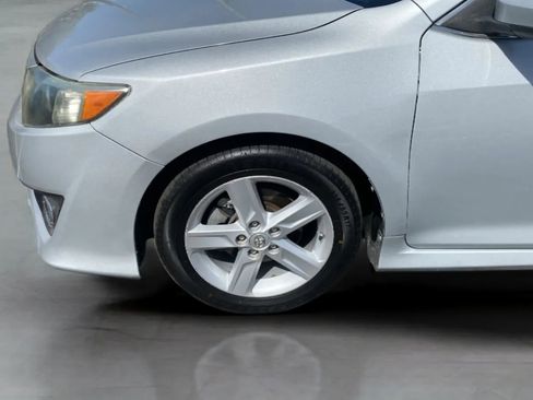 Used 2014 Toyota Camry SE FWD image 31