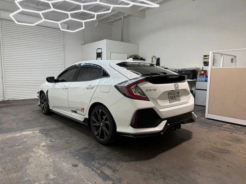 Used 2018 Honda Civic Sport image 7