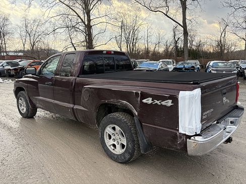 Used 2005 Dodge Dakota SLT w/ Trailer Tow Group image 2