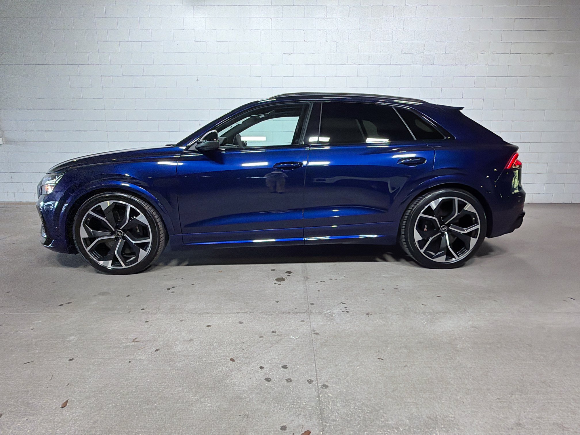 Used 2023 Audi RS Q8 AWD/4WD image 2