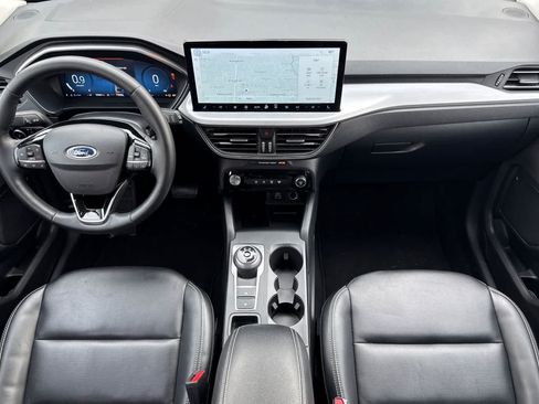 Certified 2025 Ford Escape Platinum AWD/4WD image 3
