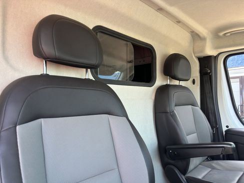 Used 2025 RAM ProMaster 2500 w/ Convenience Group FWD image 12