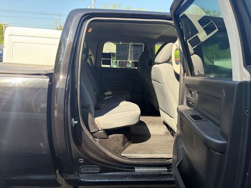 Used 2016 RAM 2500 Tradesman w/ Chrome Appearance Group AWD/4WD image 40