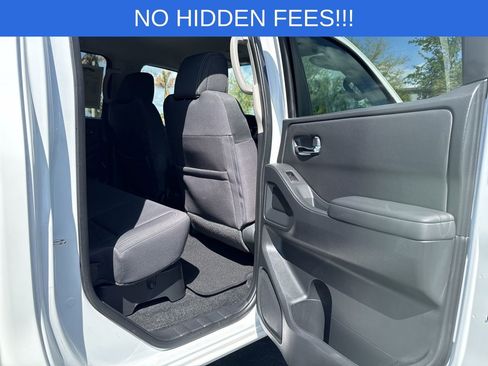 Used 2022 Nissan Frontier SV w/ Technology Package image 32