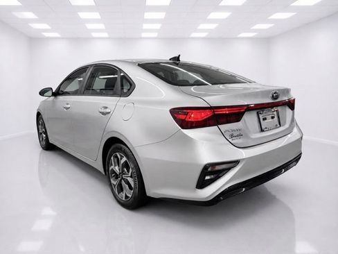 Used 2019 Kia Forte LXS FWD image 8