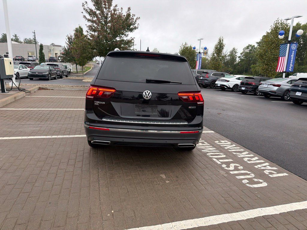 Used 2021 Volkswagen Tiguan SEL AWD/4WD image 13