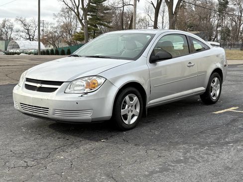 Used 2005 Chevrolet Cobalt Coupe image 2