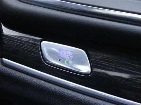 Used 2021 Buick Enclave Avenir w/ Avenir Technology Package image 18