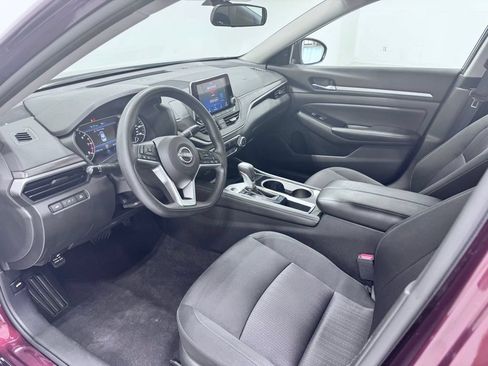 Used 2023 Nissan Altima 2.5 SV FWD image 10