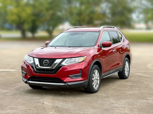 Used 2019 Nissan Rogue S w/ Special Edition Package AWD/4WD image 4