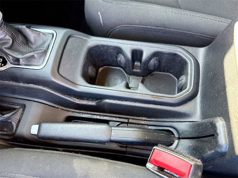 Used 2022 Jeep Gladiator Willys image 15