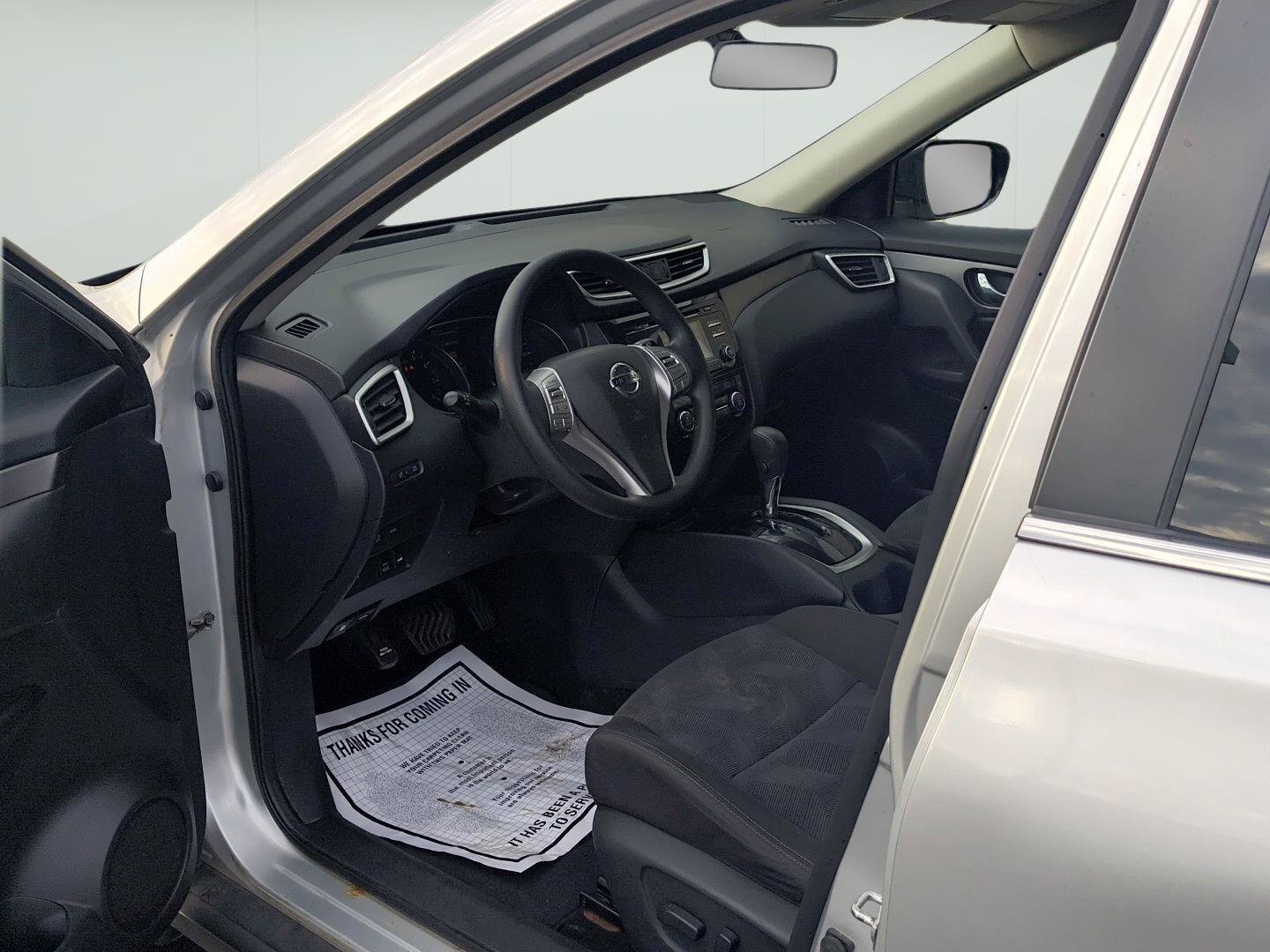 Used 2016 Nissan Rogue SV AWD/4WD image 5