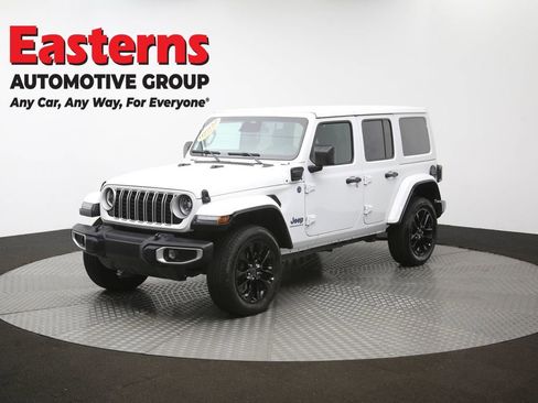 Used 2025 Jeep Wrangler Unlimited Sahara w/ Safety Group AWD/4WD image 57