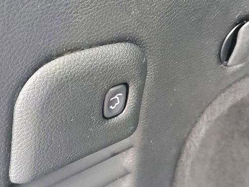 Used 2018 Jeep Grand Cherokee Limited w/ Luxury Group II image 9