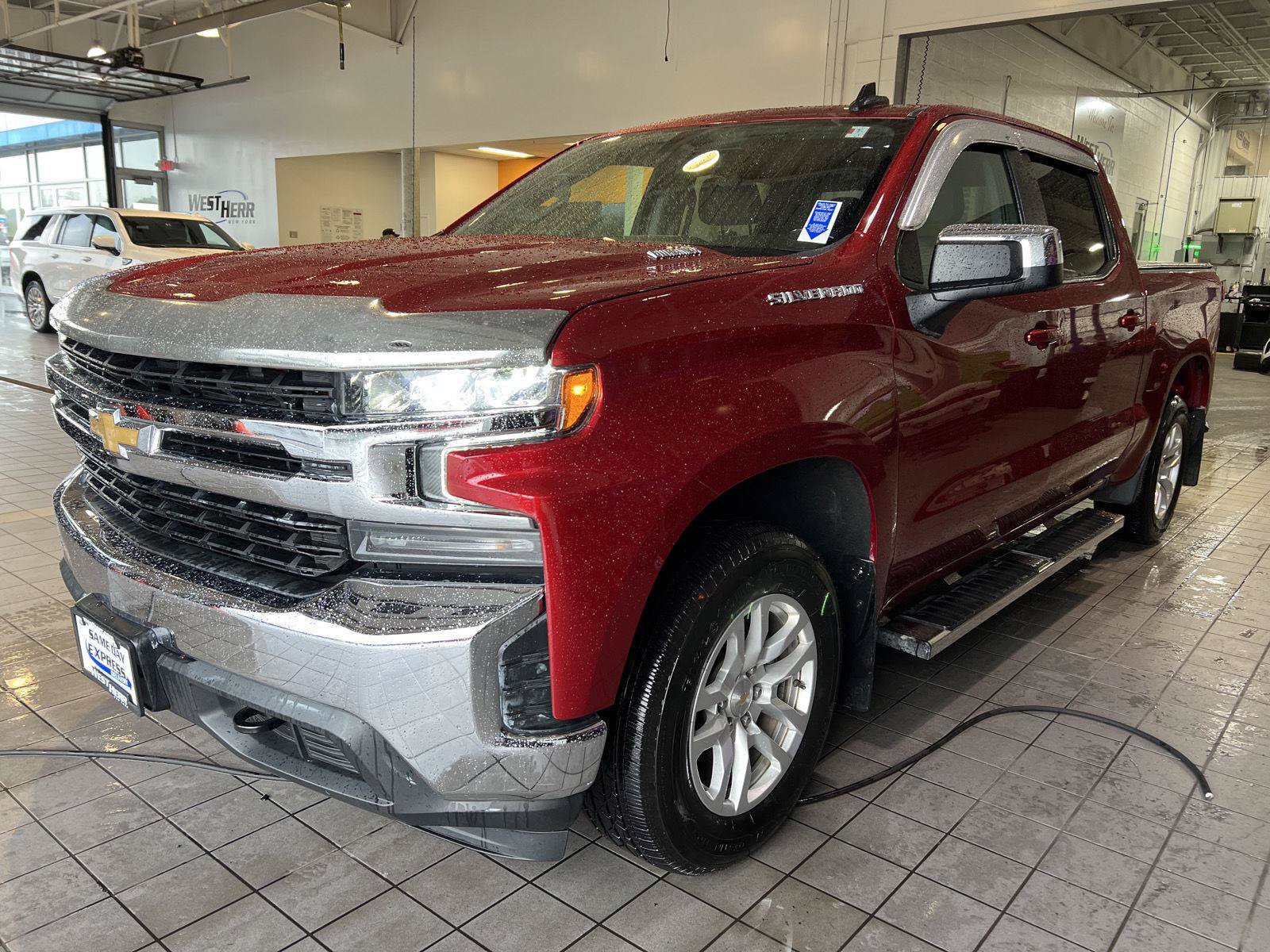 Used 2021 Chevrolet Silverado 1500 LT AWD/4WD image 4