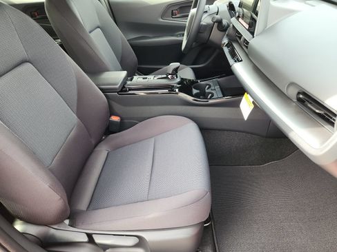New 2027 Toyota Prius LE FWD image 15