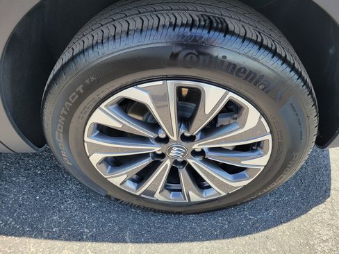 Certified 2025 Buick Envision Preferred AWD/4WD image 34