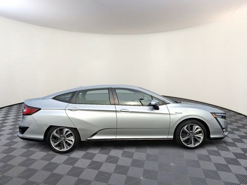 Used 2018 Honda Clarity Touring image 8