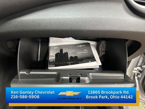 Used 2022 Chevrolet Trax LT w/ LT Convenience Package AWD/4WD image 24