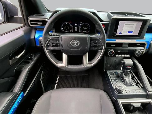 Used 2025 Toyota Tacoma TRD Off-Road AWD/4WD image 6