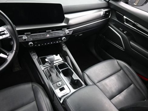 Used 2025 Kia Telluride S FWD image 13