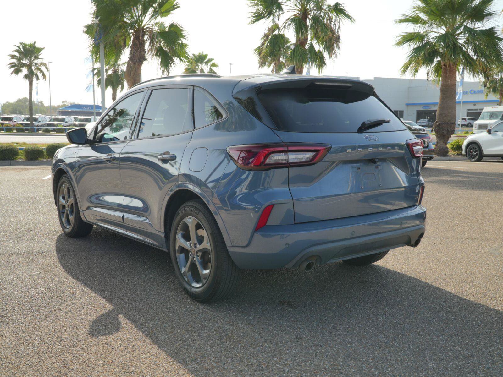 Used 2023 Ford Escape ST-Line w/ Tech Pack #1 FWD image 8