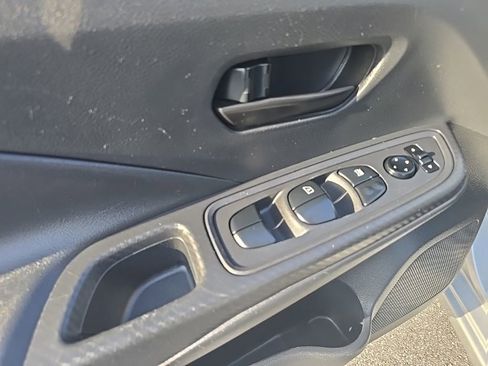 Used 2021 Nissan Versa S image 12