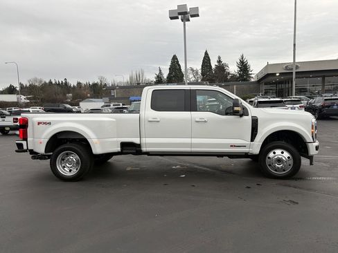 New 2026 Ford F450 Platinum w/ FX4 Off-Road Package image 4