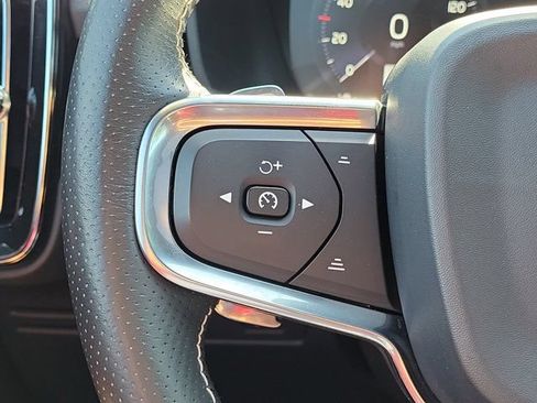 Used 2020 Volvo XC40 T5 R-Design AWD/4WD image 21