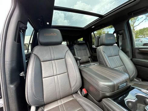 Used 2025 Chevrolet Tahoe High Country AWD/4WD image 29