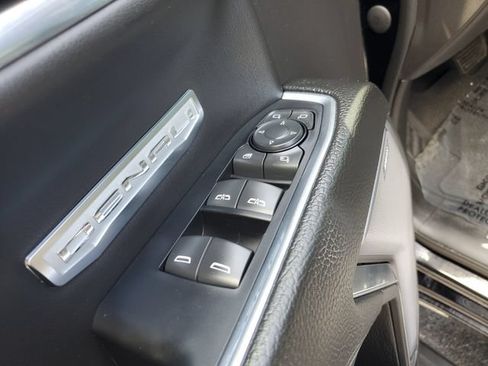 Used 2023 GMC Sierra 1500 Denali w/ Technology Package AWD/4WD image 18