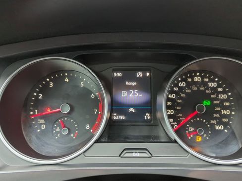 Used 2020 Volkswagen Tiguan S image 15