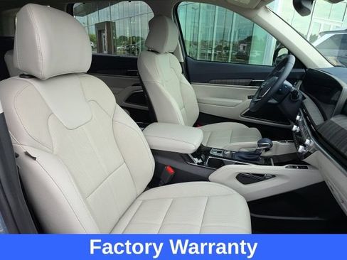 Used 2024 Kia Telluride SX w/ Towing Package FWD image 11