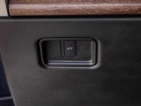 Used 2023 Land Rover Range Rover Long Wheelbase SE image 20