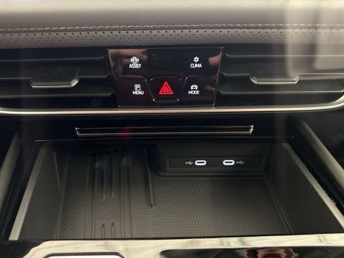 New 2026 Volkswagen Atlas Peak Edition AWD/4WD image 19