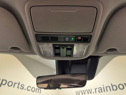 Used 2018 Honda Odyssey Elite image 17