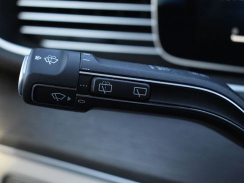 Used 2025 Mercedes-Benz GLS 450 4MATIC image 24