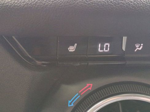 Used 2020 Chevrolet Blazer LT image 22