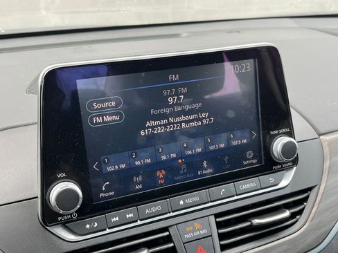 Used 2025 Nissan Altima 2.5 SV image 18