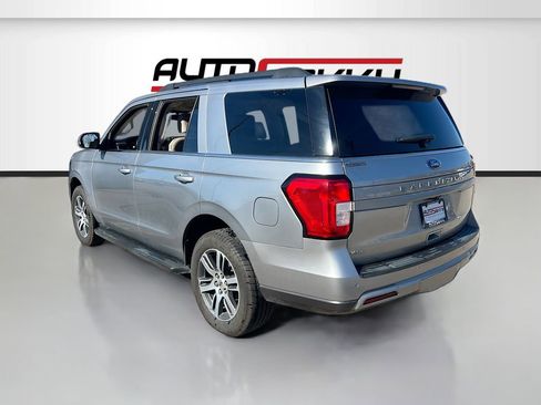 Used 2024 Ford Expedition XLT image 5